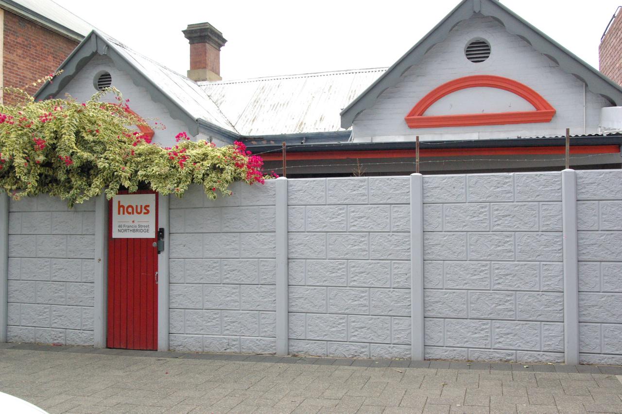  Accommodation Main Beach