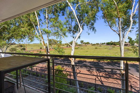 Latitude20 The Dunes - Accommodation Main Beach 15