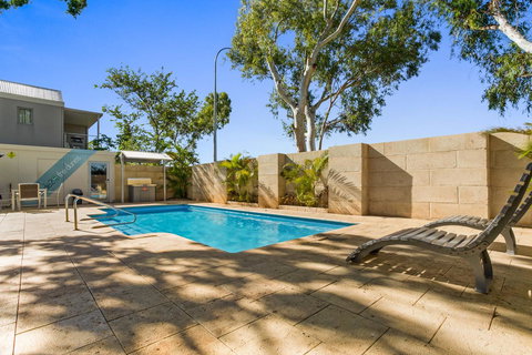 Latitude20 The Dunes - Accommodation Main Beach 11