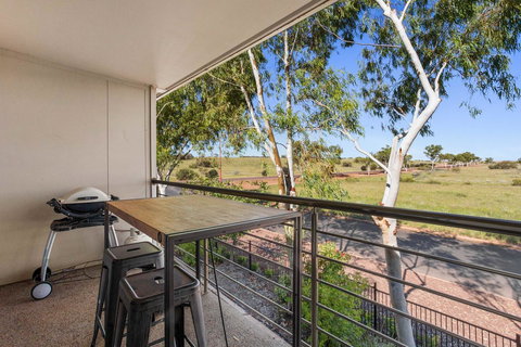 Latitude20 The Dunes - Accommodation Main Beach 4