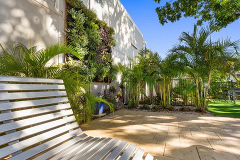 Latitude20 The Dunes - Accommodation Main Beach 14