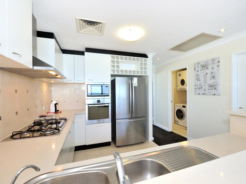 Nautilus By Rockingham Apartments - Accommodation Main Beach 14