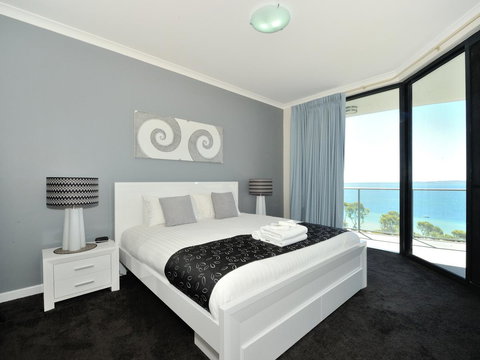Nautilus By Rockingham Apartments - Accommodation Main Beach 4