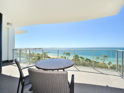 Nautilus By Rockingham Apartments - Accommodation Main Beach 9
