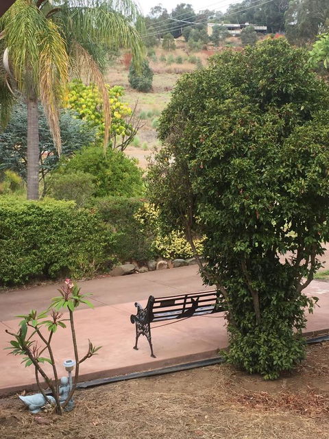Bright & Beautiful Home On The Hills! - Accommodation Main Beach 28