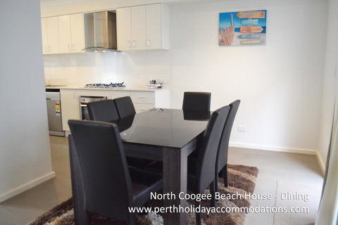 North Coogee Beach House - Accommodation Main Beach 19