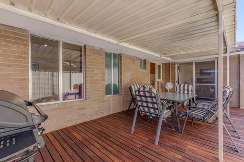 Brilliant, Neat, Convenient, Family-friendly House - Accommodation Main Beach 14