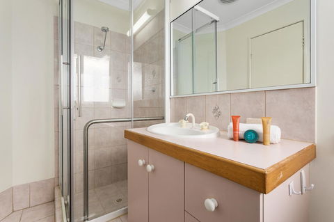 Como South Perth Villa - Accommodation Main Beach 5