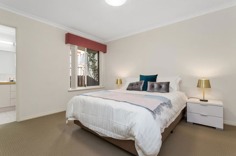 Como South Perth Villa - Accommodation Main Beach 19