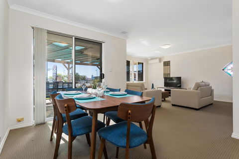 Como South Perth Villa - Accommodation Main Beach 8