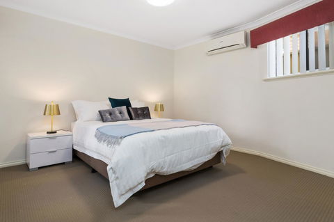 Como South Perth Villa - Accommodation Main Beach 28