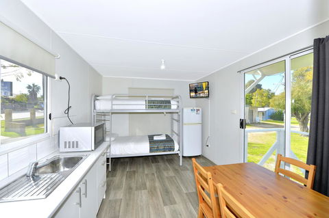 Mandurah Coastal Holiday Park - Accommodation Main Beach 17