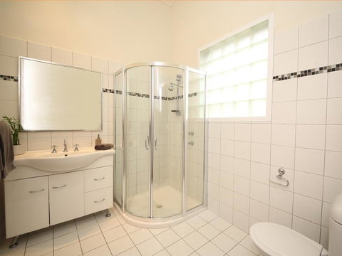 Dawson Accommodation - Accommodation Main Beach 5