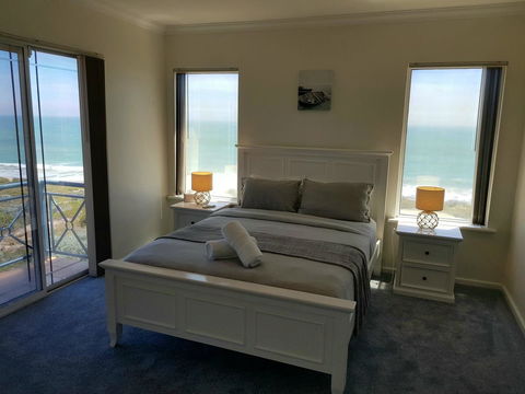 Caravel Beach House Mandurah - Accommodation Main Beach 16