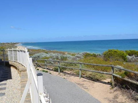 Caravel Beach House Mandurah - Accommodation Main Beach 34