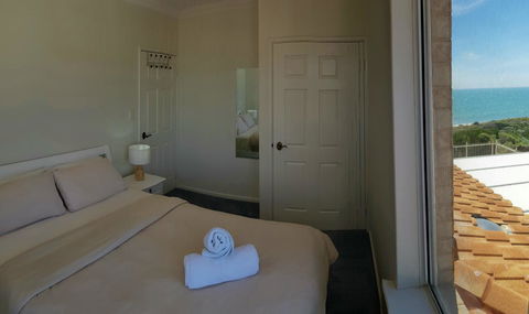 Caravel Beach House Mandurah - Accommodation Main Beach 4