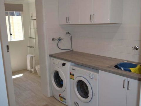 Caravel Beach House Mandurah - Accommodation Main Beach 33