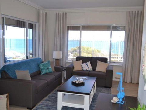 Caravel Beach House Mandurah - Accommodation Main Beach 24
