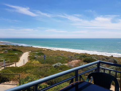 Caravel Beach House Mandurah - Accommodation Main Beach 8
