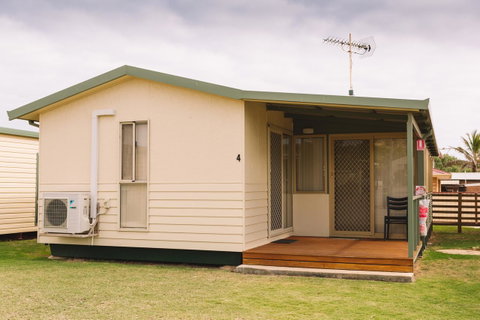 Port Gregory Caravan Park - Accommodation Main Beach 2