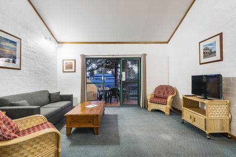Cottesloe Beach Chalets - Accommodation Main Beach 33