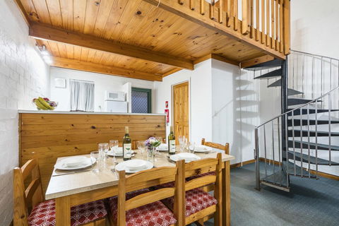 Cottesloe Beach Chalets - Accommodation Main Beach 29