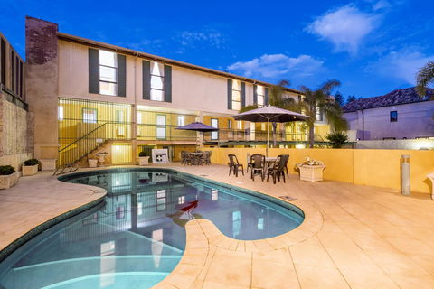 Cottesloe Beach Chalets - Accommodation Main Beach 11