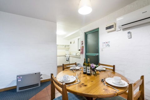 Cottesloe Beach Chalets - Accommodation Main Beach 36