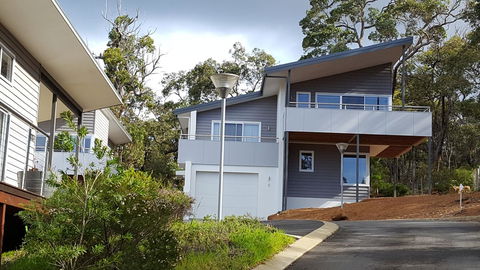 Cape Villas - Accommodation Main Beach 0