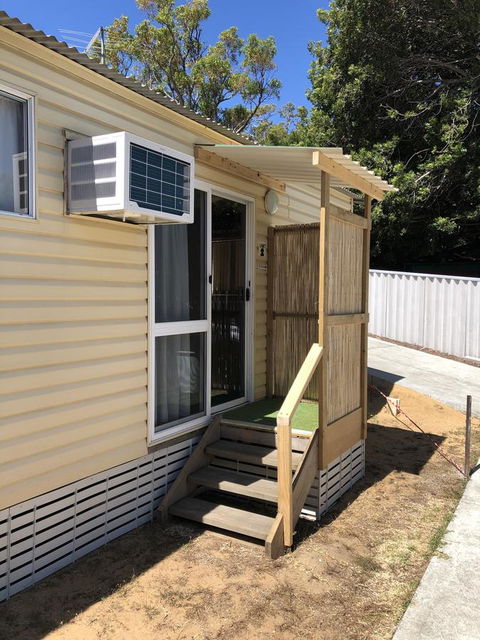 The Aurelian Cabin - Accommodation Main Beach 2