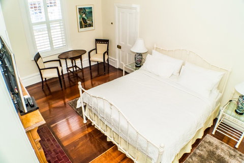 South Beach Bed & Breakfast - Accommodation Main Beach 18