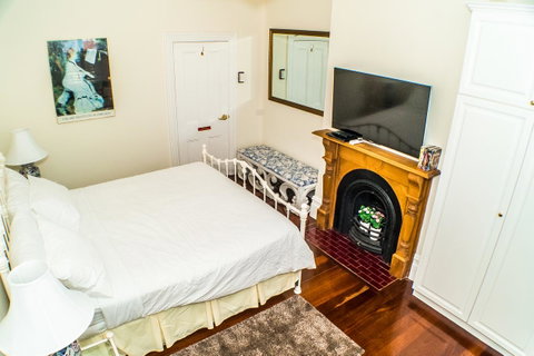 South Beach Bed & Breakfast - Accommodation Main Beach 17