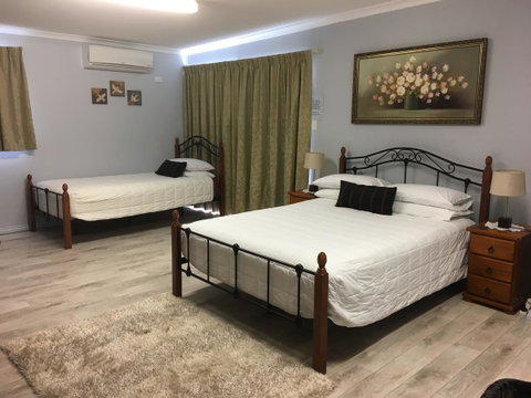 Armadale Cottage Bed & Breakfast - Accommodation Main Beach 3