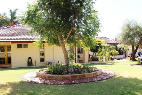 Armadale Cottage Bed & Breakfast - Accommodation Main Beach 38
