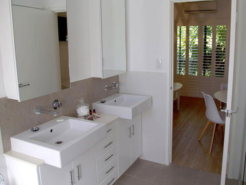 Haven On The Park - Accommodation Main Beach 33