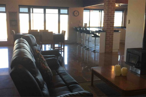 Ocean View Homestead - Accommodation Main Beach 28