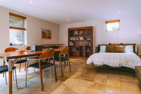 The Princess House - Accommodation Main Beach 11