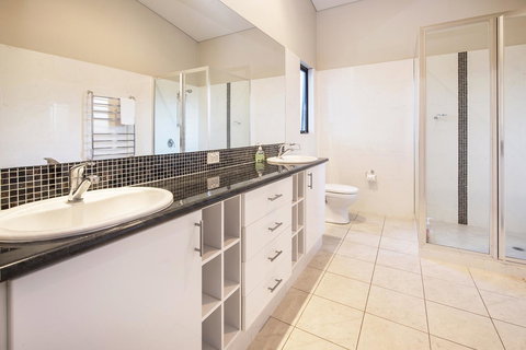 12/26 Yallingup Beach Road - Accommodation Main Beach 10