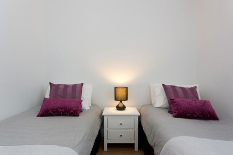 Ocean Breeze Apartment - Accommodation Main Beach 29