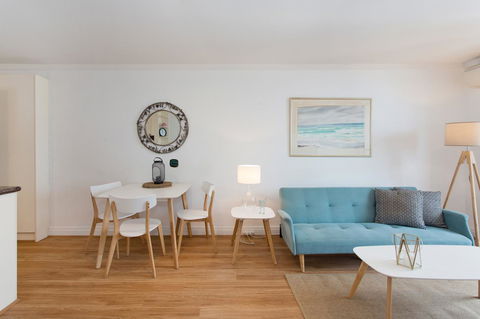 Ocean Breeze Apartment - Accommodation Main Beach 22