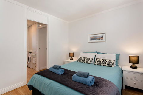 Ocean Breeze Apartment - Accommodation Main Beach 34