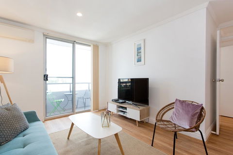 Ocean Breeze Apartment - Accommodation Main Beach 17