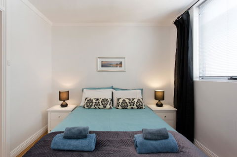 Ocean Breeze Apartment - Accommodation Main Beach 35
