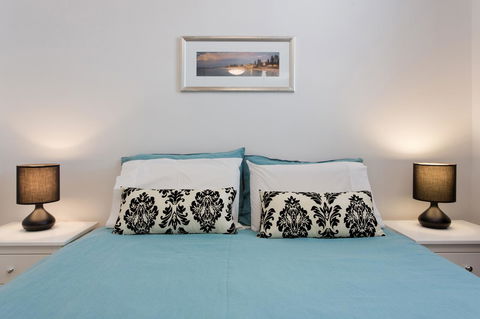 Ocean Breeze Apartment - Accommodation Main Beach 3