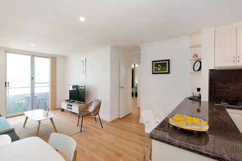 Ocean Breeze Apartment - Accommodation Main Beach 15