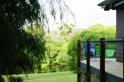 Waterfall Cottages - Accommodation Main Beach 15