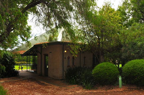 Waterfall Cottages - Accommodation Main Beach 19