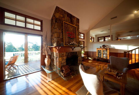 The Farmhouse - Accommodation Main Beach 8