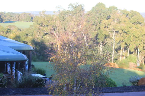 The Farmhouse - Accommodation Main Beach 17