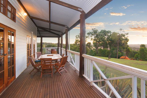 The Farmhouse - Accommodation Main Beach 4
